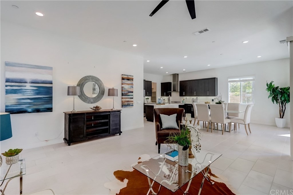 111 Newall, photograph 4 of 5
