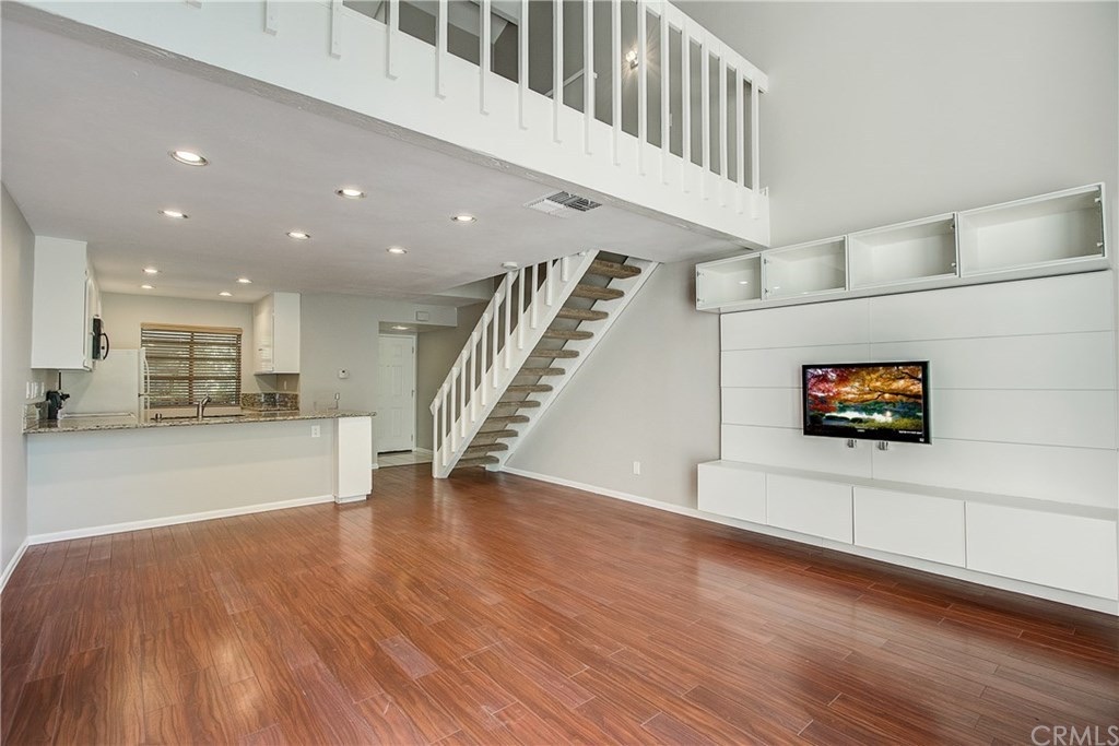 120 Lakepines, photograph 1 of 5