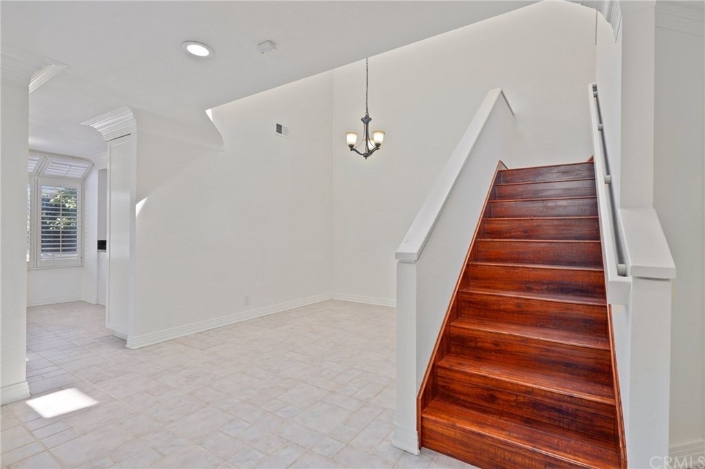 13 Saint Thomas, photograph 5 of 5