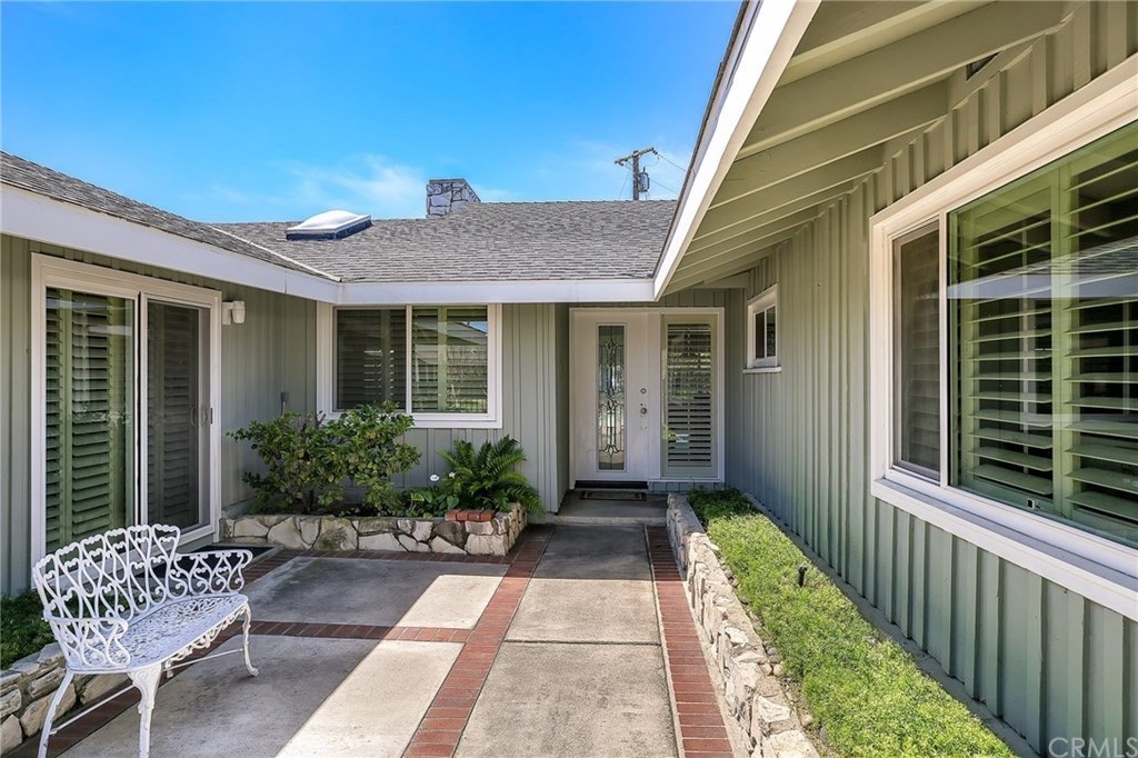 13431 Eton Pl, photograph 4 of 5