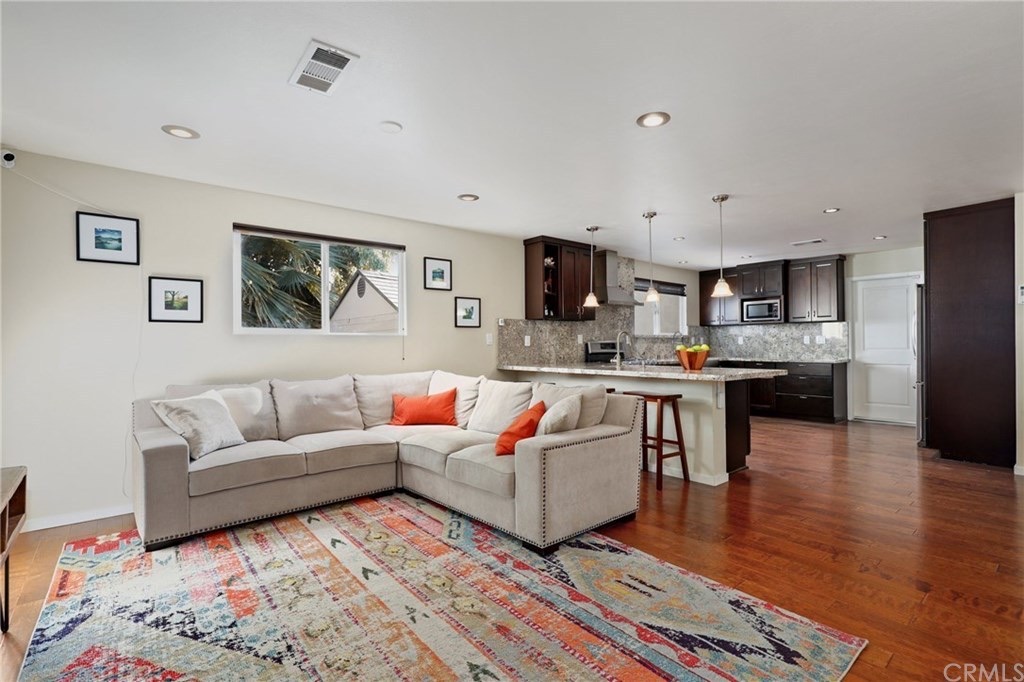 16562 Potter Cir, photograph 1 of 5