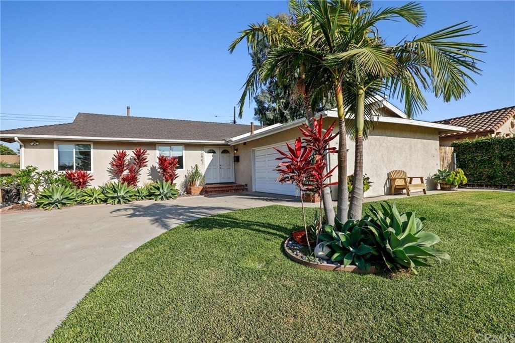 16562 Potter Cir, photograph 2 of 5