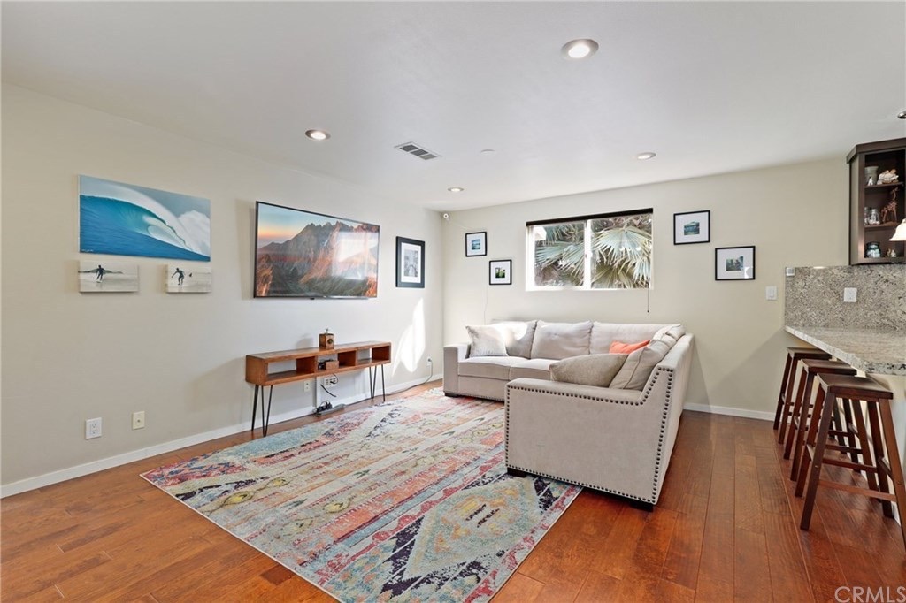 16562 Potter Cir, photograph 3 of 5