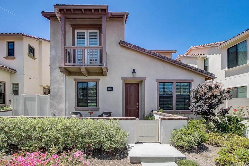 1857 Harvest Cir, photograph 1 of 5