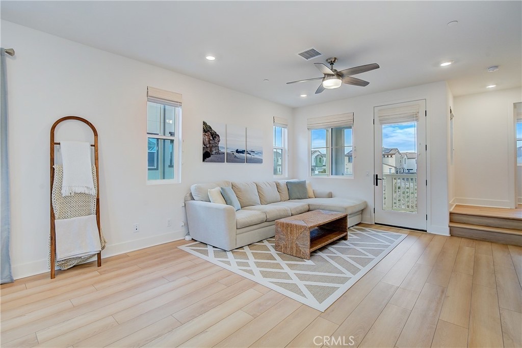 201 Gallop Ct, photograph 4 of 5