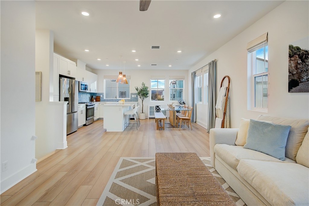 201 Gallop Ct, photograph 5 of 5