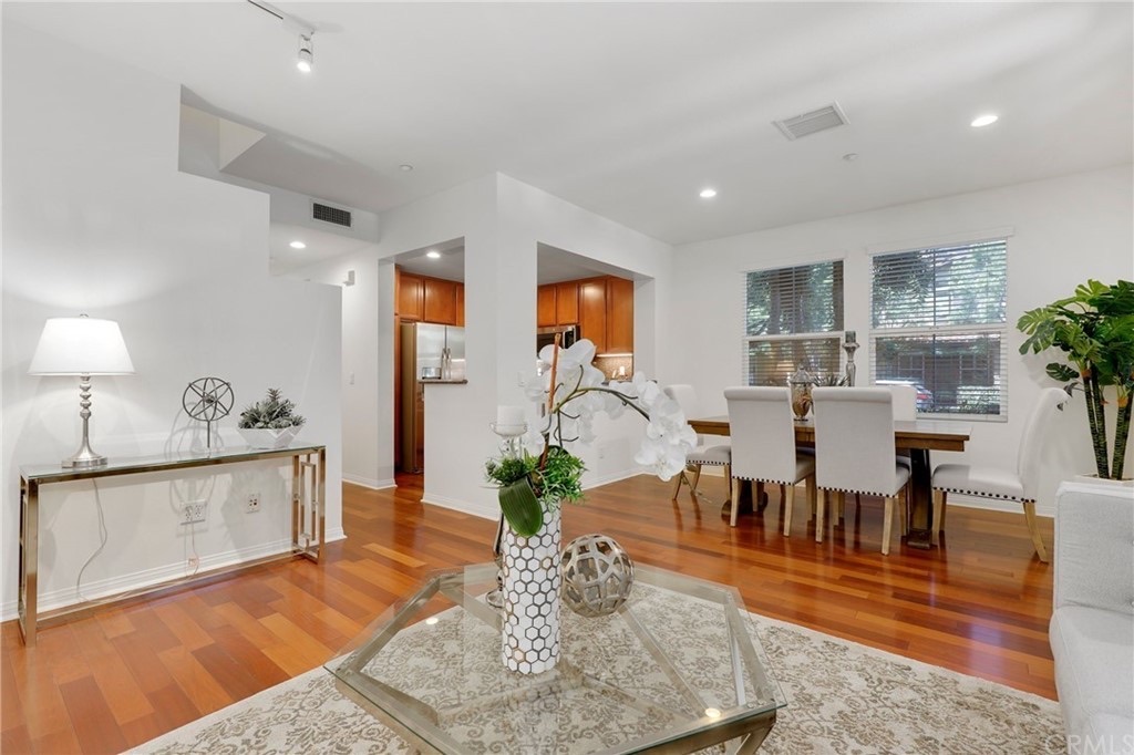 202 Coral Rose, photograph 5 of 5