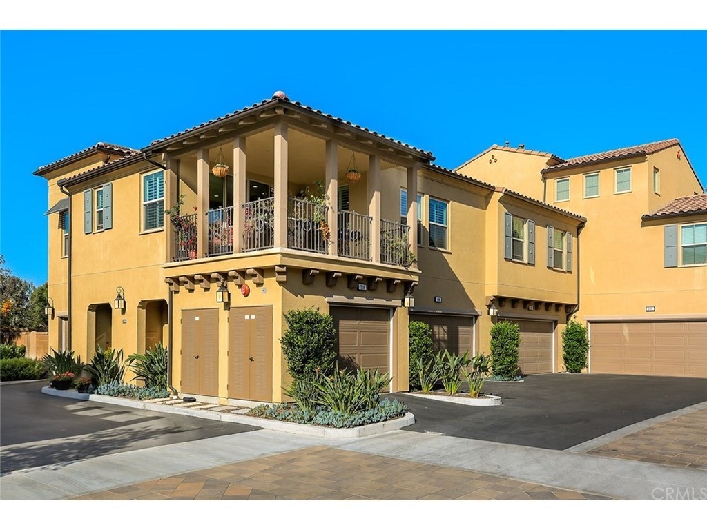 210 Borrego, photograph 1 of 5