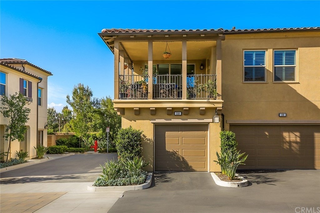 210 Borrego, photograph 2 of 5