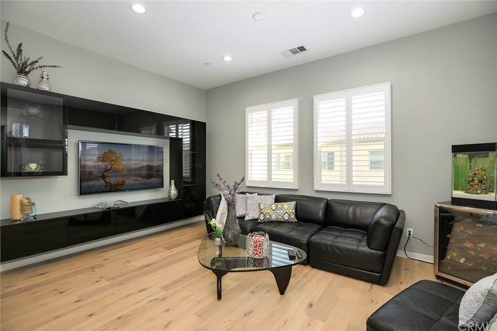 210 Borrego, photograph 5 of 5