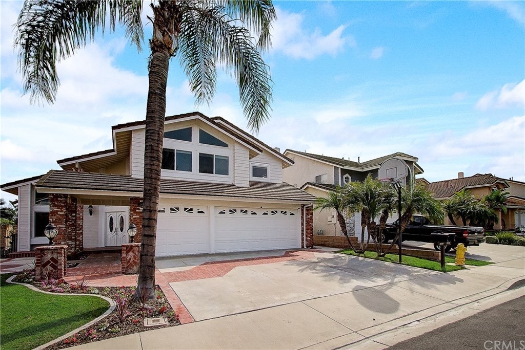 21006 Cantebury Ln, photograph 4 of 5