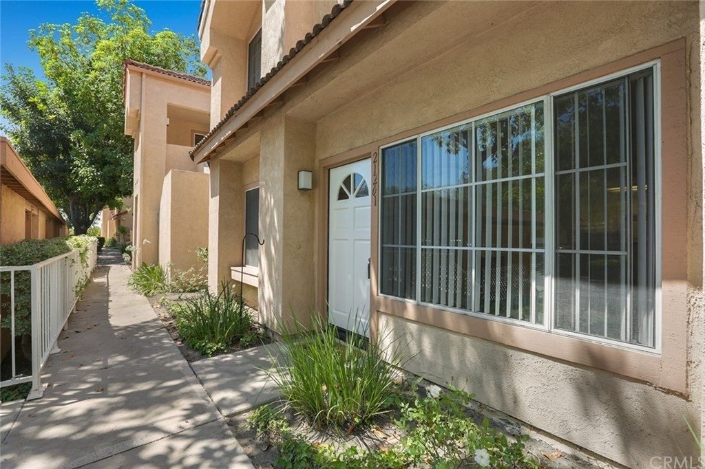21201 Camelia Unit 33, photograph 3 of 5