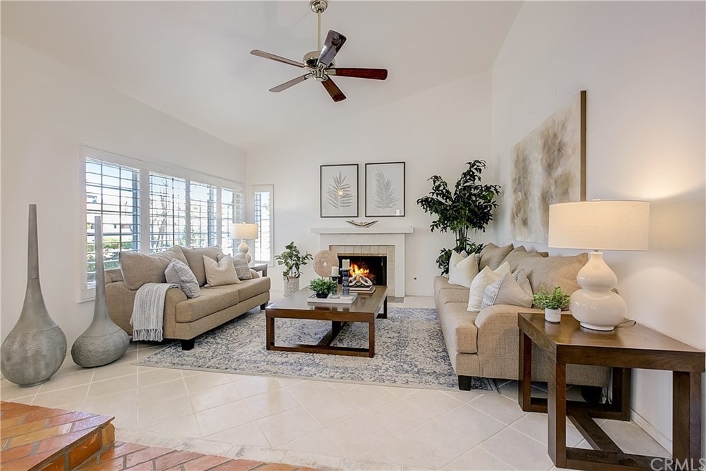 22261 Chestnut Ln, photograph 4 of 5