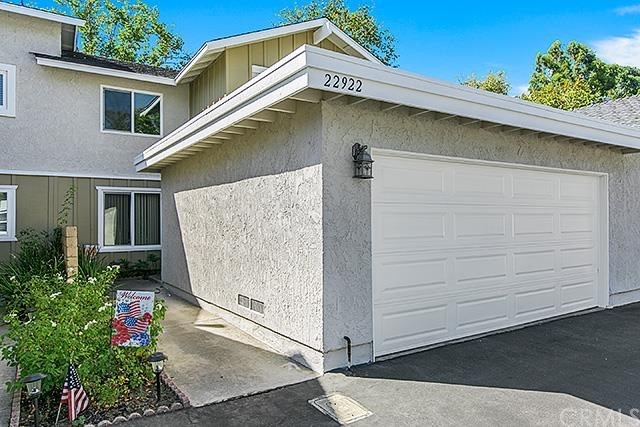 22922 Galaxy Ln, photograph 2 of 5