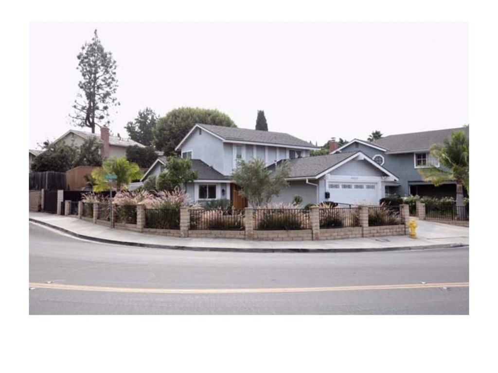 24025 Elrond Ln, photograph 1 of 5