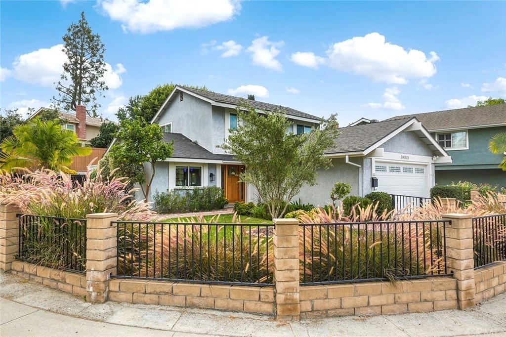 24025 Elrond Ln, photograph 2 of 5