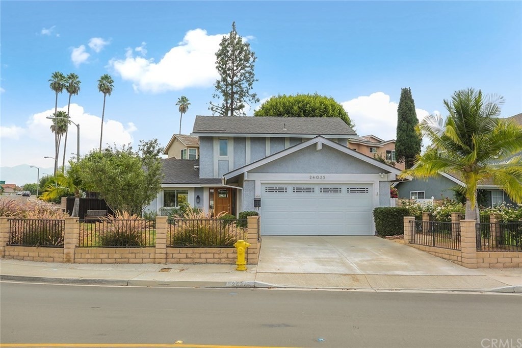 24025 Elrond Ln, photograph 3 of 5