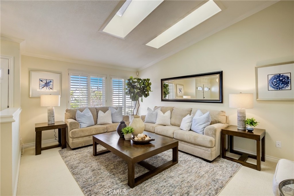 24111 Kathy Ave, photograph 2 of 5