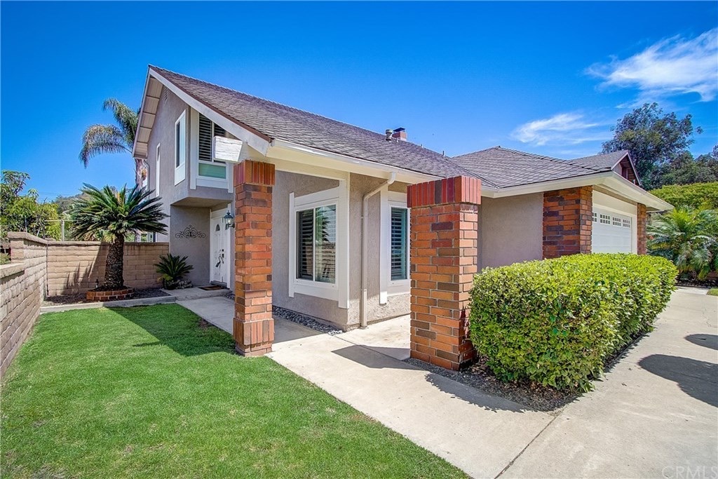 25701 Orchard Rim Ln, photograph 2 of 5
