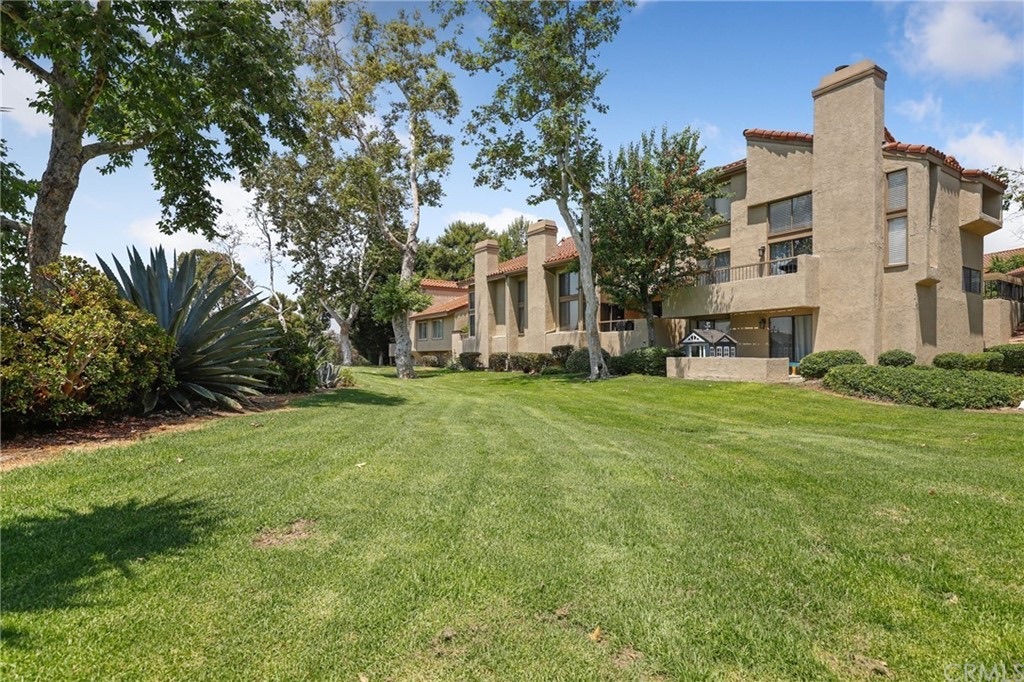 26611 El Toboso, photograph 2 of 5