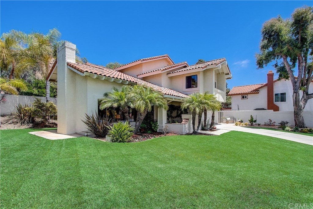 28125 Calle San Remo, photograph 2 of 5