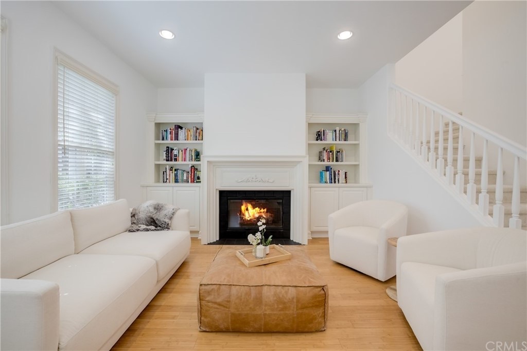 34 Sablewood Cir, photograph 2 of 5
