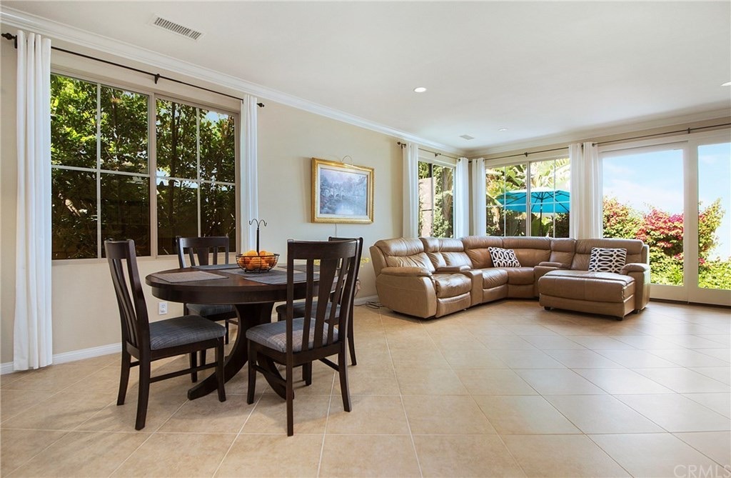39 Splendor, photograph 4 of 5