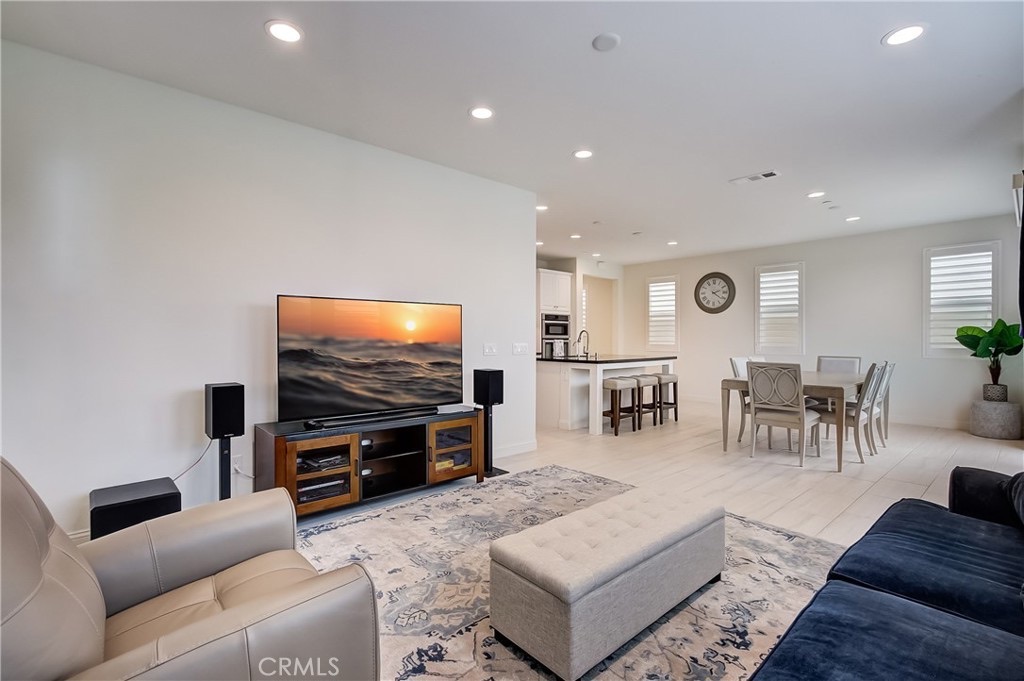 520 Escenico, photograph 2 of 5