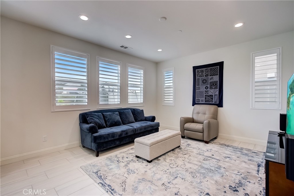 520 Escenico, photograph 3 of 5