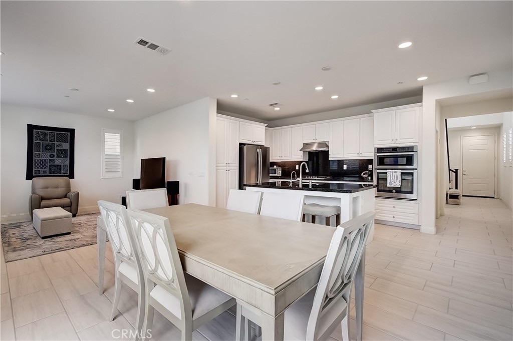 520 Escenico, photograph 4 of 5