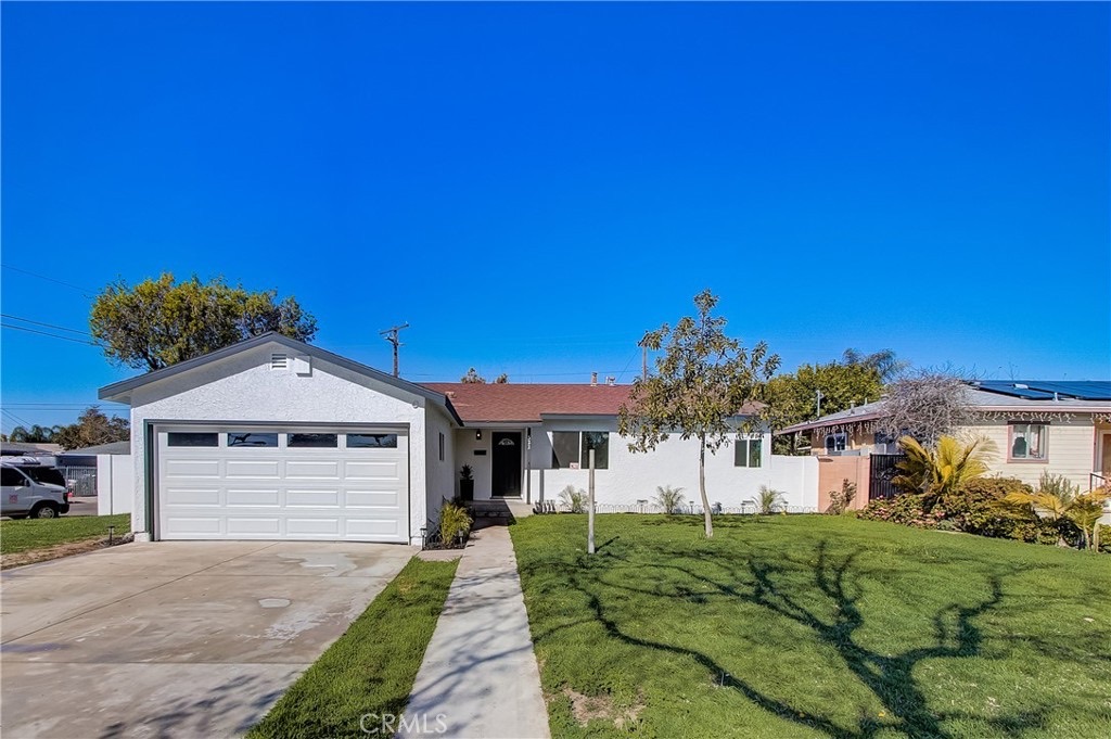 522 S Rosewood Ave, photograph 1 of 5