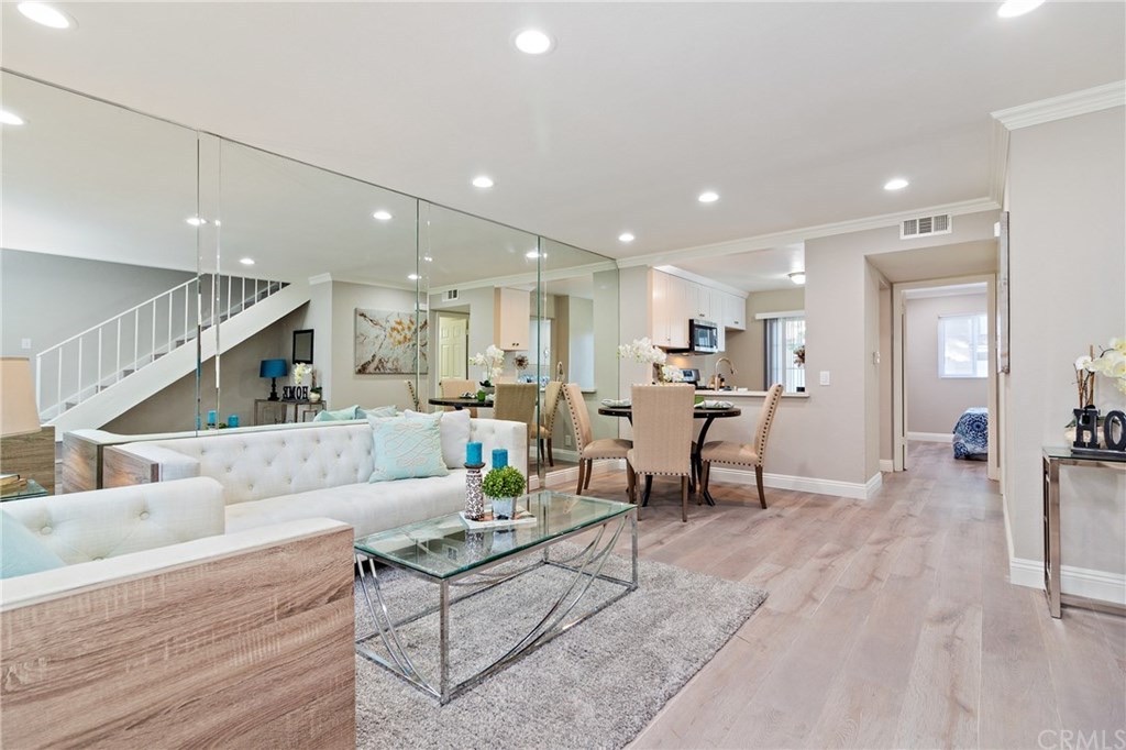 62 Oval Rd, photograph 4 of 5