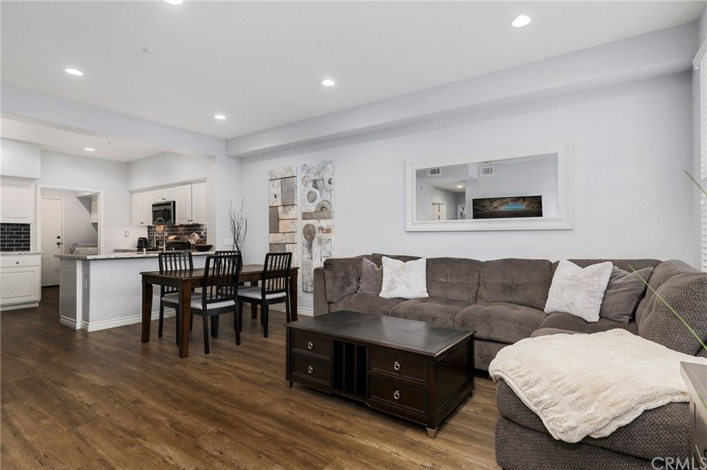 801 Terra Bella, photograph 3 of 5