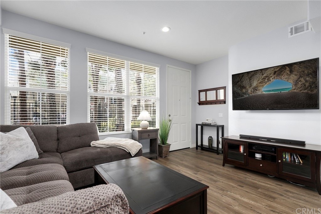 801 Terra Bella, photograph 4 of 5