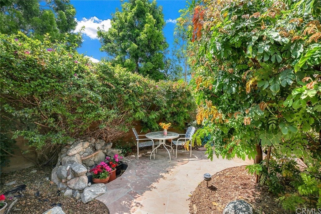83 Glen Arbor, photograph 2 of 2