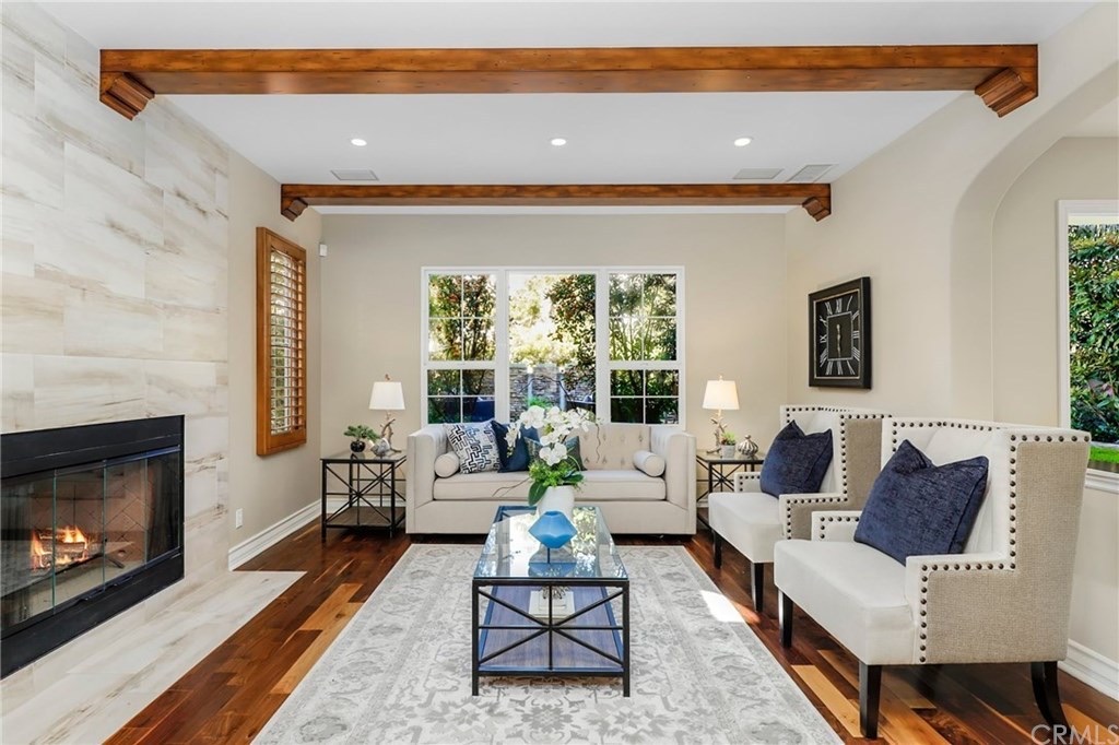 9 Inglenook, photograph 1 of 5