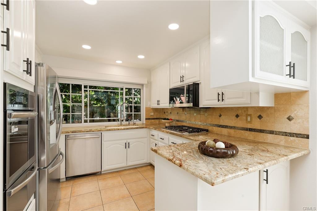 17034 Avenida Suenos, photograph 14 of 62
