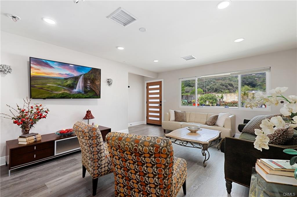 20356 Laguna Canyon Rd, photograph 6 of 56