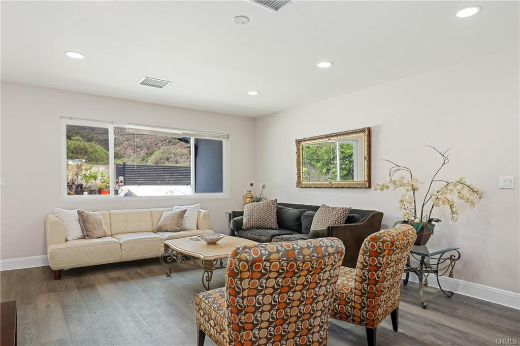 20356 Laguna Canyon Rd, photograph 7 of 56