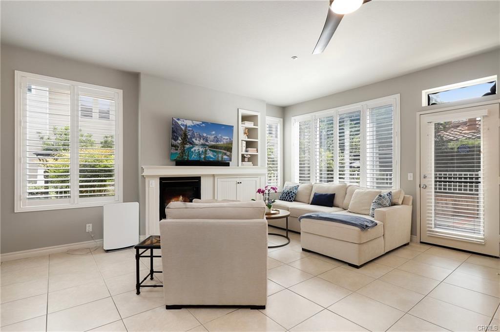 27541 Caesars Pl, photograph 3 of 48