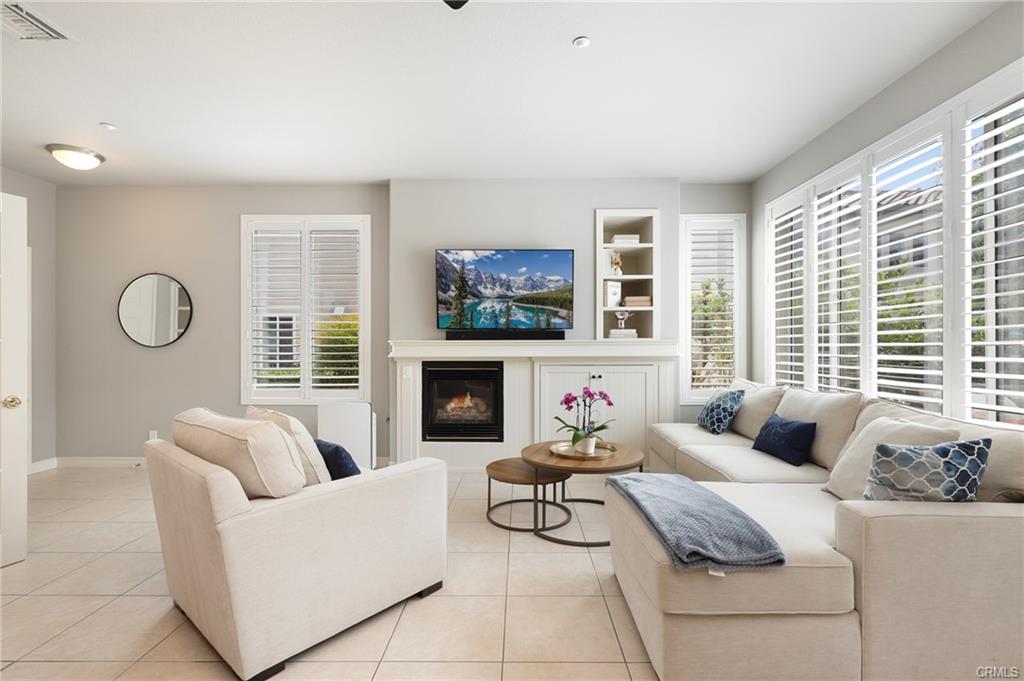 27541 Caesars Pl, photograph 4 of 48