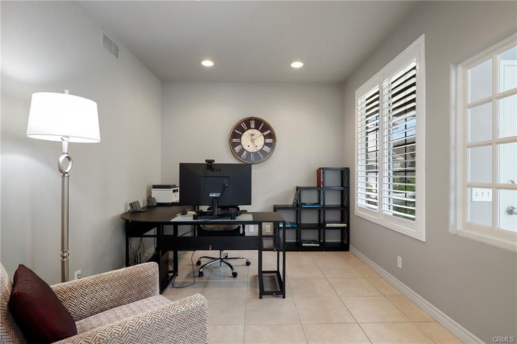 27541 Caesars Pl, photograph 14 of 48
