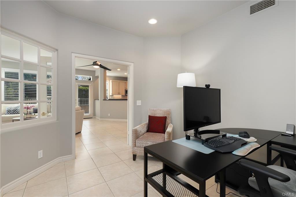 27541 Caesars Pl, photograph 15 of 48