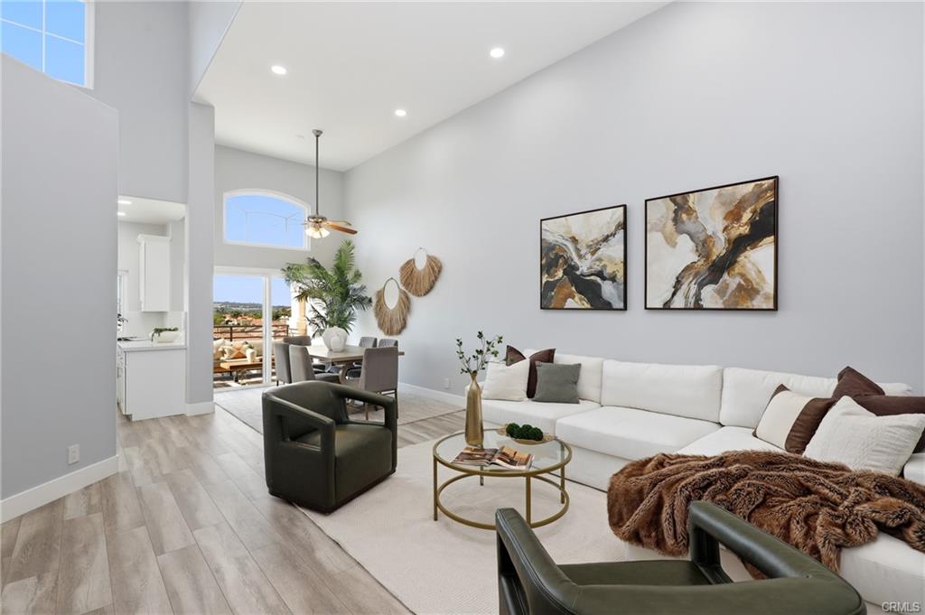28815 El Adolfo, photograph 2 of 50