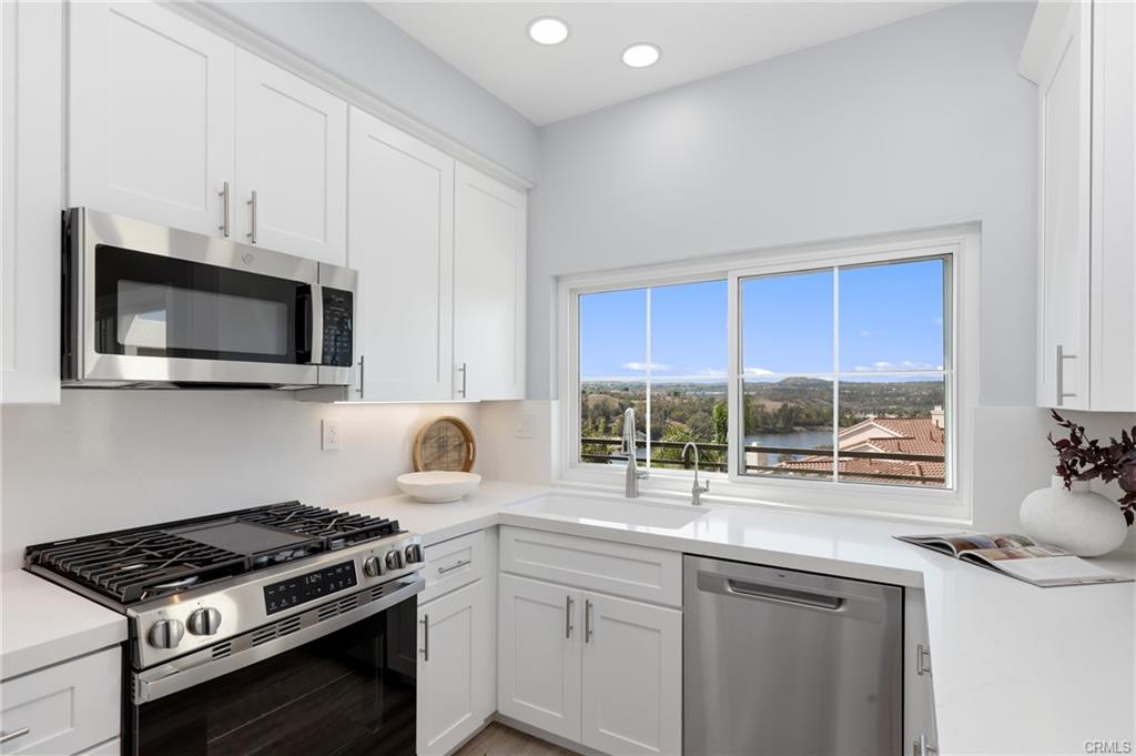 28815 El Adolfo, photograph 12 of 50