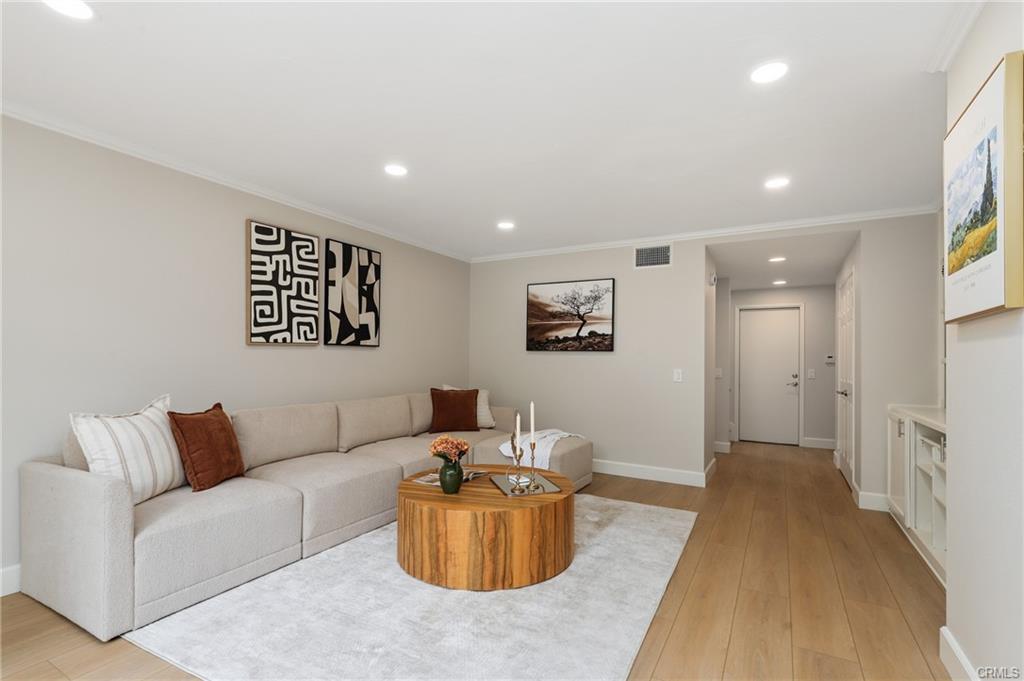 29 Orangegrove #1, photograph 10 of 60