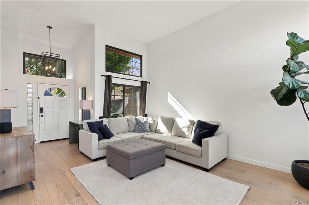6203 East Twin Peak Circle, photograph 4 of 60