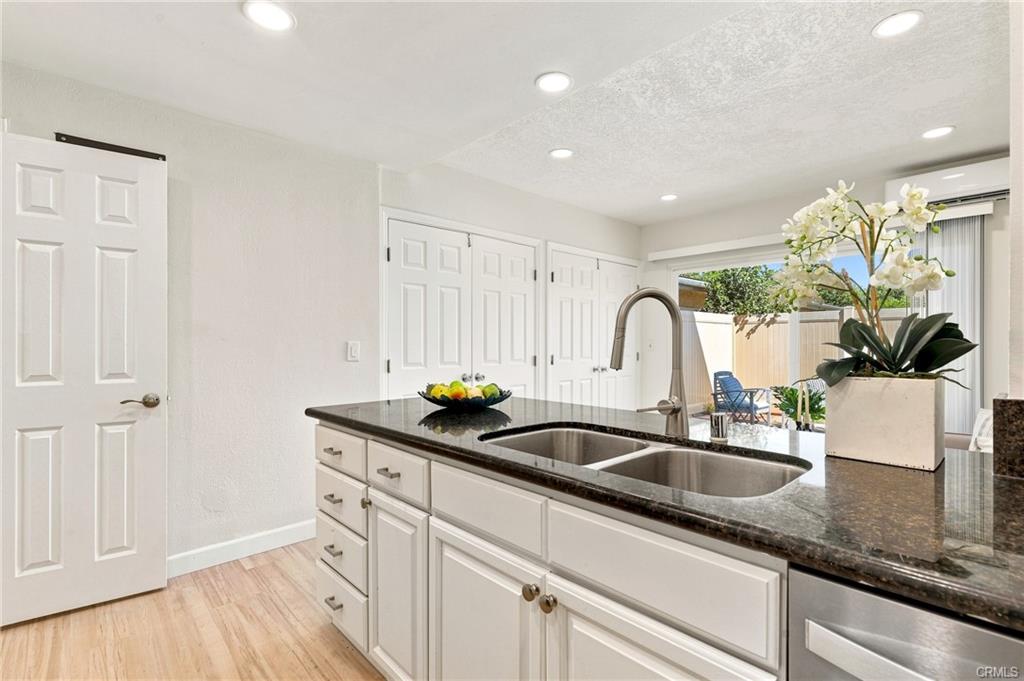 648 W Main #D, photograph 13 of 52